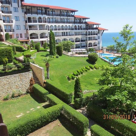 Monastery Seafront Apartments Sveti Vlas Exterior photo