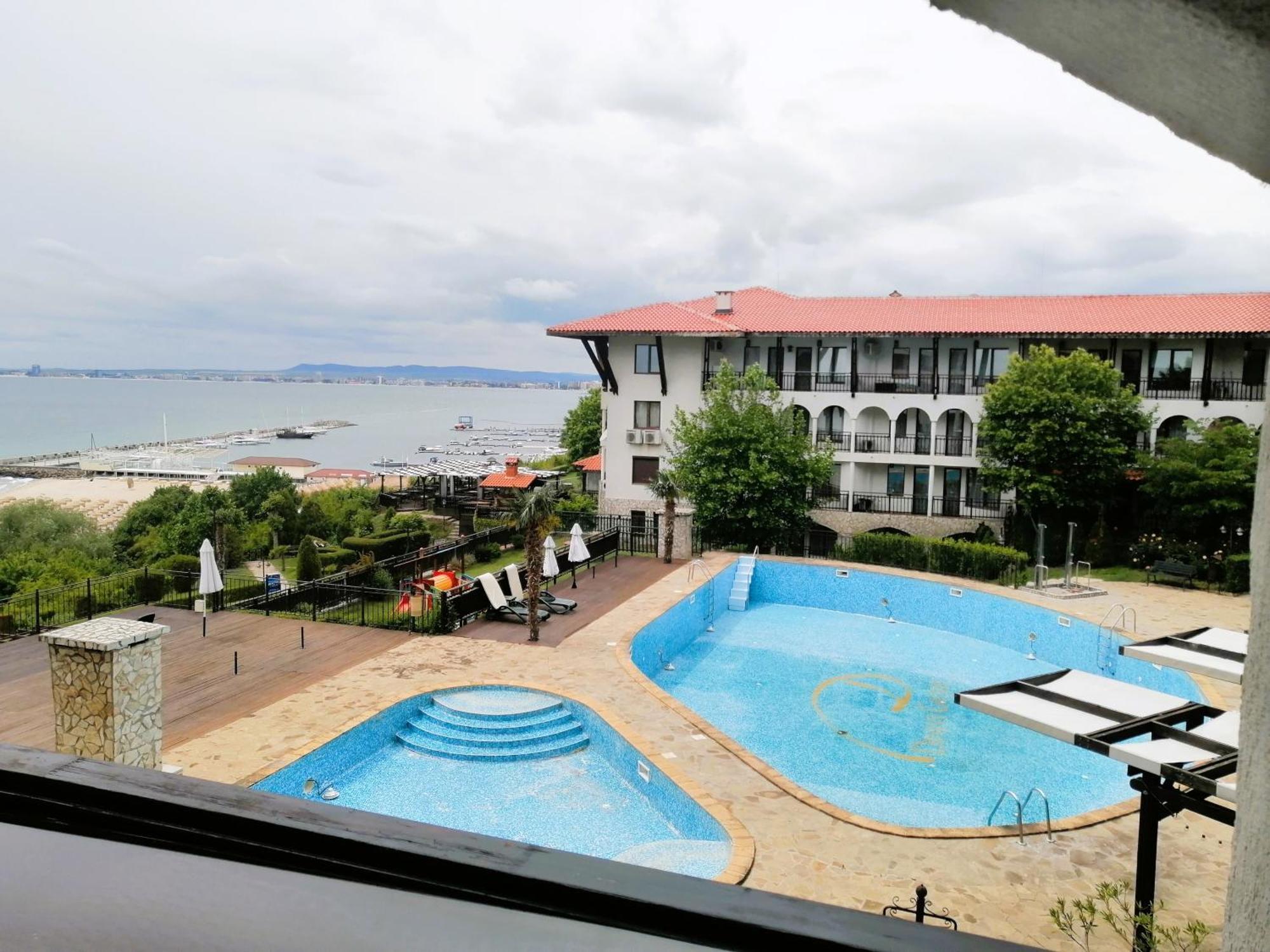 Monastery Seafront Apartments Sveti Vlas Exterior photo